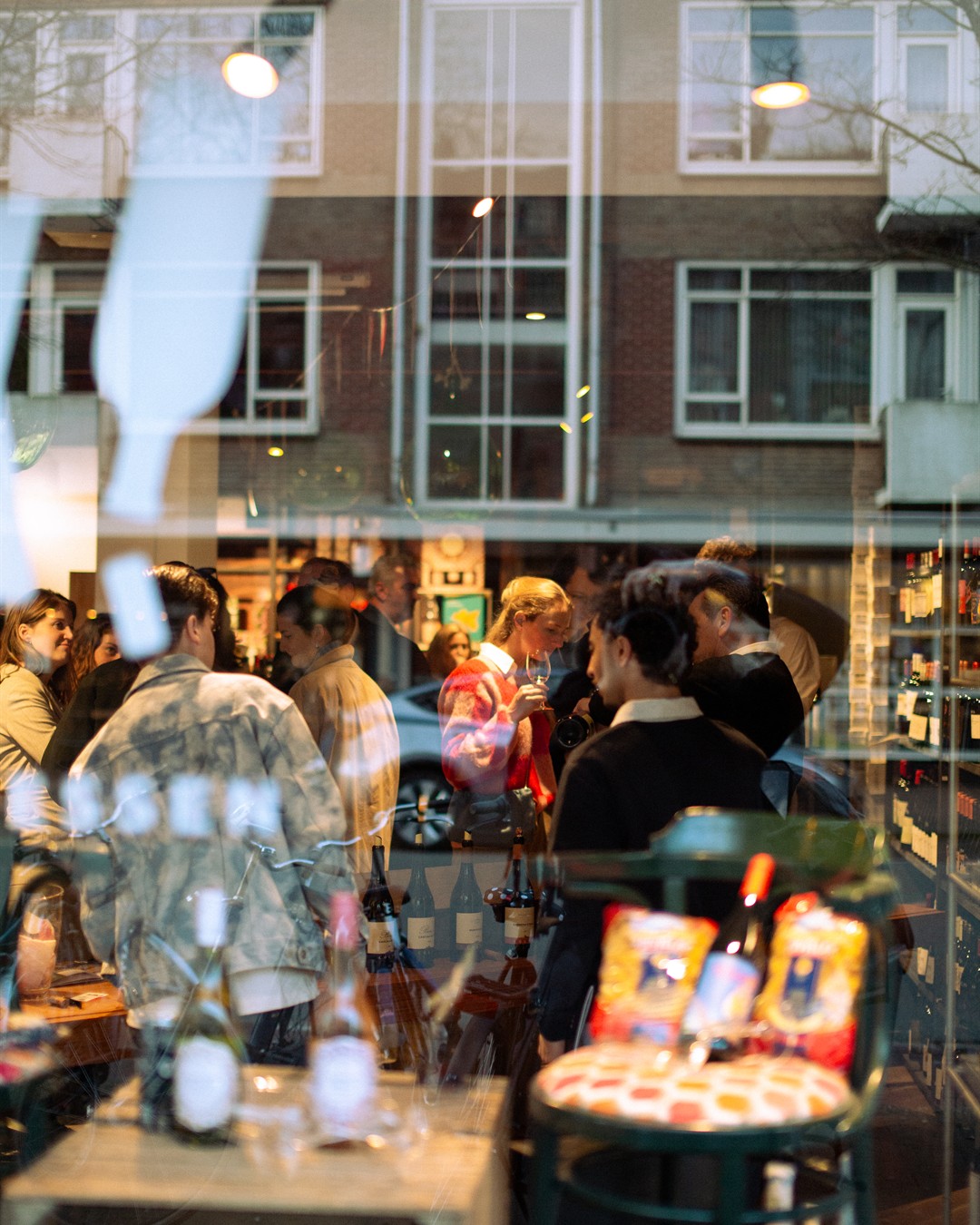 05-shop-event-window